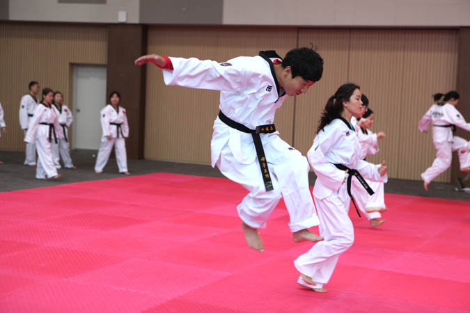 외국인 유학생 한국문화탐방단 아우르기 - 태권도