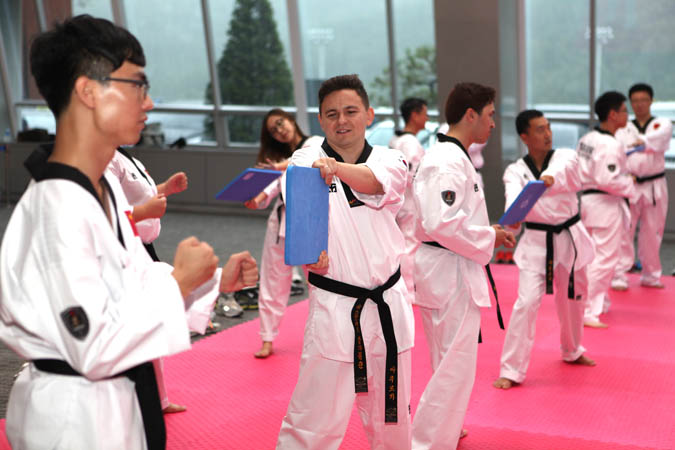 외국인 유학생 한국문화탐방단 아우르기 - 태권도